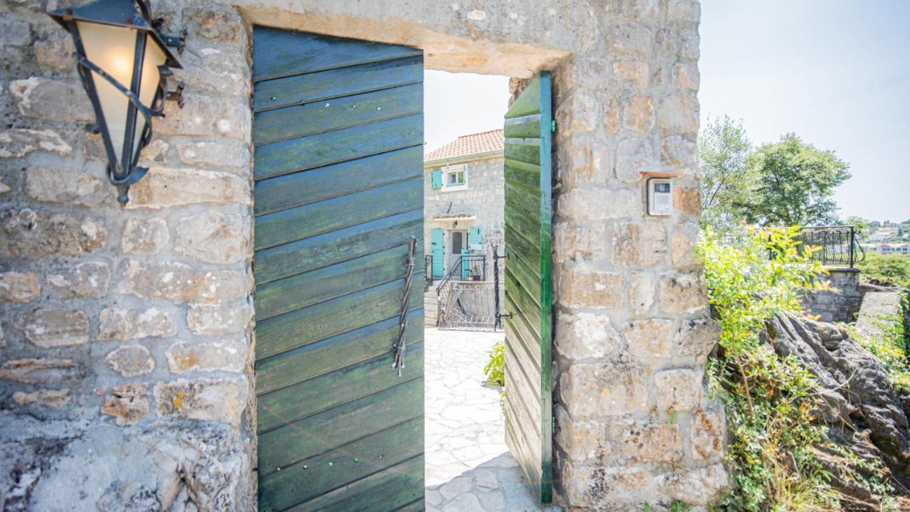 Villa Toscana With A Pool Tivat Ngoại thất bức ảnh